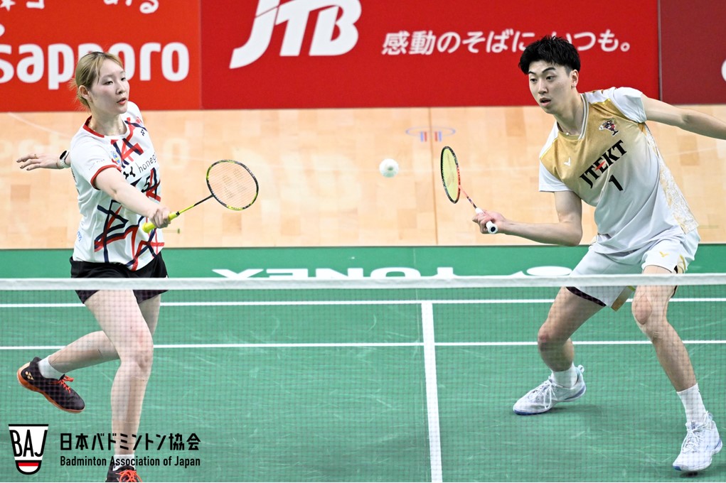 相澤 桃李（右）／松本 麻佑（ジェイテクトStingers／ほねごり相模原）
